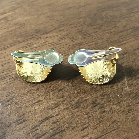 Vintage Red Flower Butterfly Cloisonne Domed  Earrings Gold Plated Clip On - Picture 6 of 7